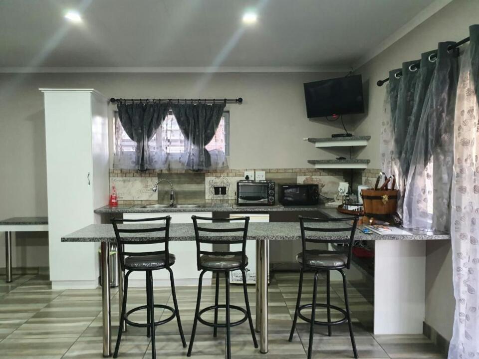 אפינגטון Tehillah Guesthouse מראה חיצוני תמונה